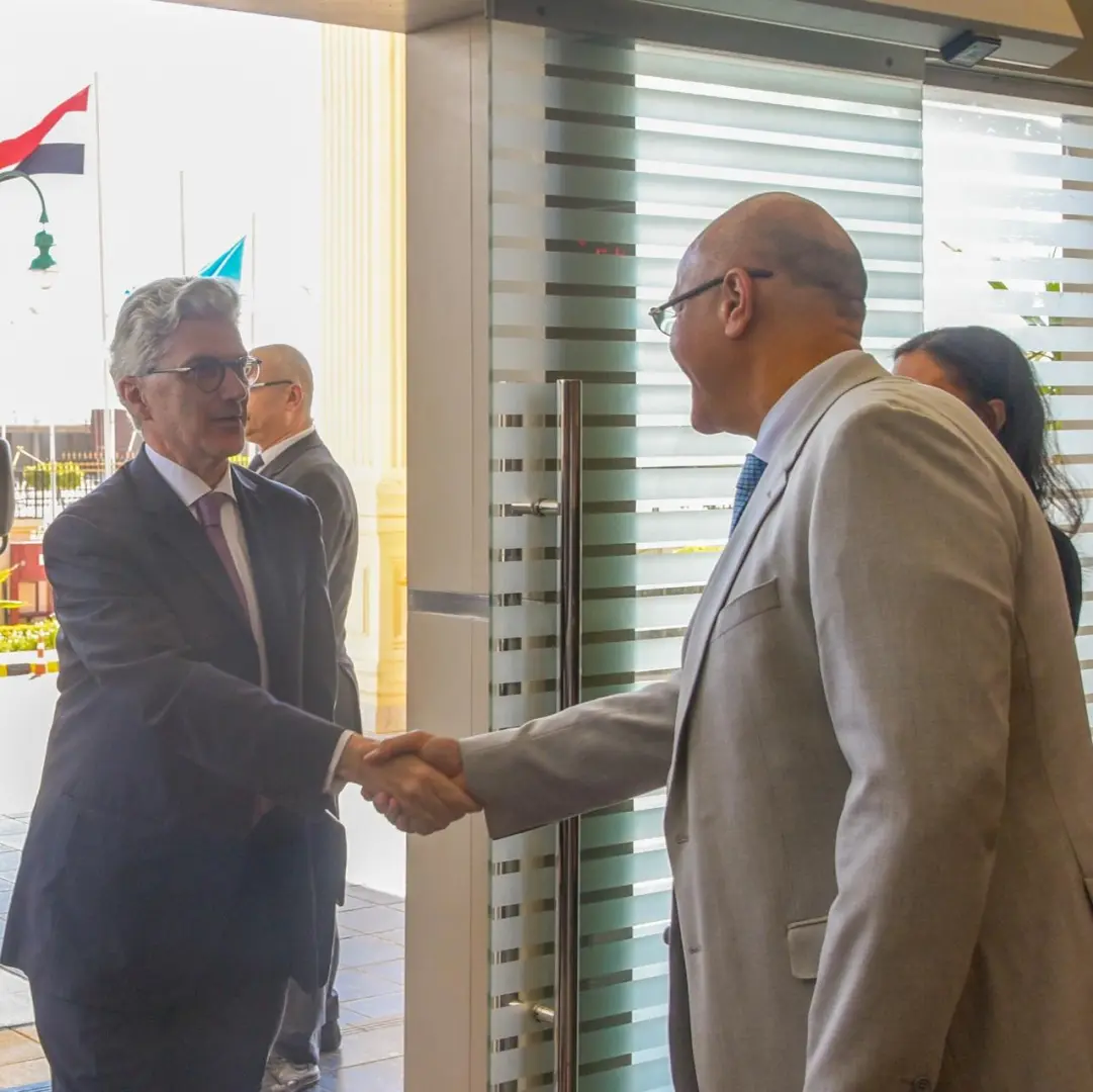محافظ الإسكندرية يستقبل وفد الاتحاد الأوروبي لبحث تعزيز التعاون الاقتصادي والاستثماري - 1000621453