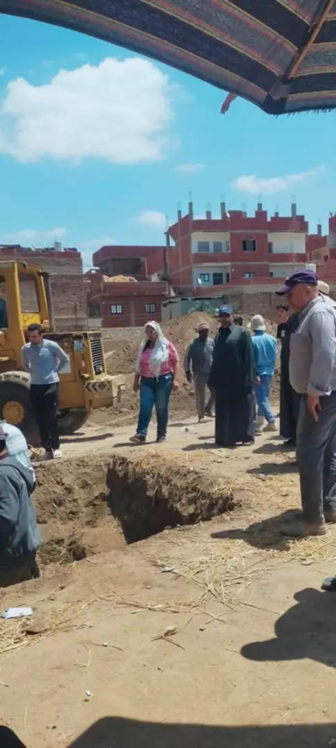 كنز في الحسينية.. العثور على تمثال جرانيتي يزن 5 أطنان بموقع "تل فرعون" بالشرقية - 1000622413