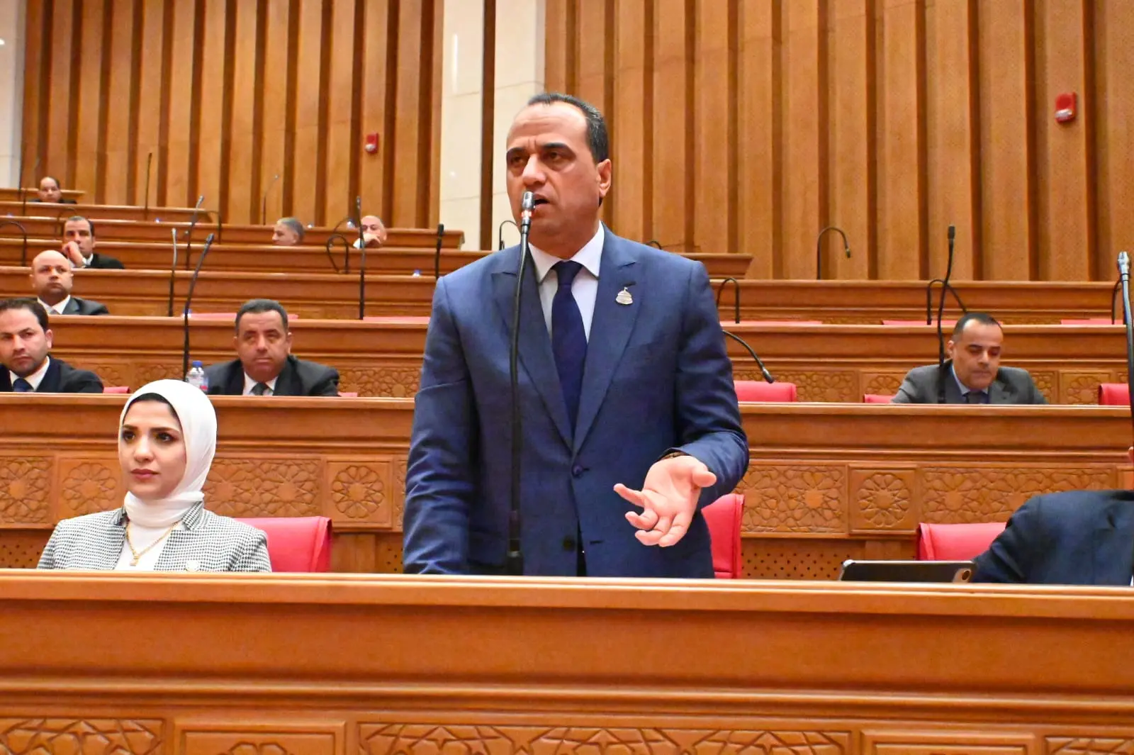 خلال الجلسة العامة للمجلس.. النائب ممدوح جاب الله يدعو للاستفادة من المنح ويطرح مطالب قرى حوش عيسي تحت القبة - 1000625800