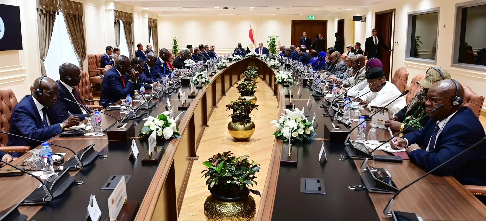 في إطار الاحتفال بيوم أفريقيا.. المستشار هشام بدوي يلتقي رئيس البرلمان السنغالي وسفراء الدول الأفريقية في مصر - 1000629198