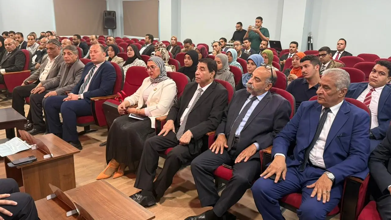 نقابة المحامين بقنا تناقش مستقبل العدالة الرقمية وتحديث قوانين الأحوال الشخصية - 1000629235