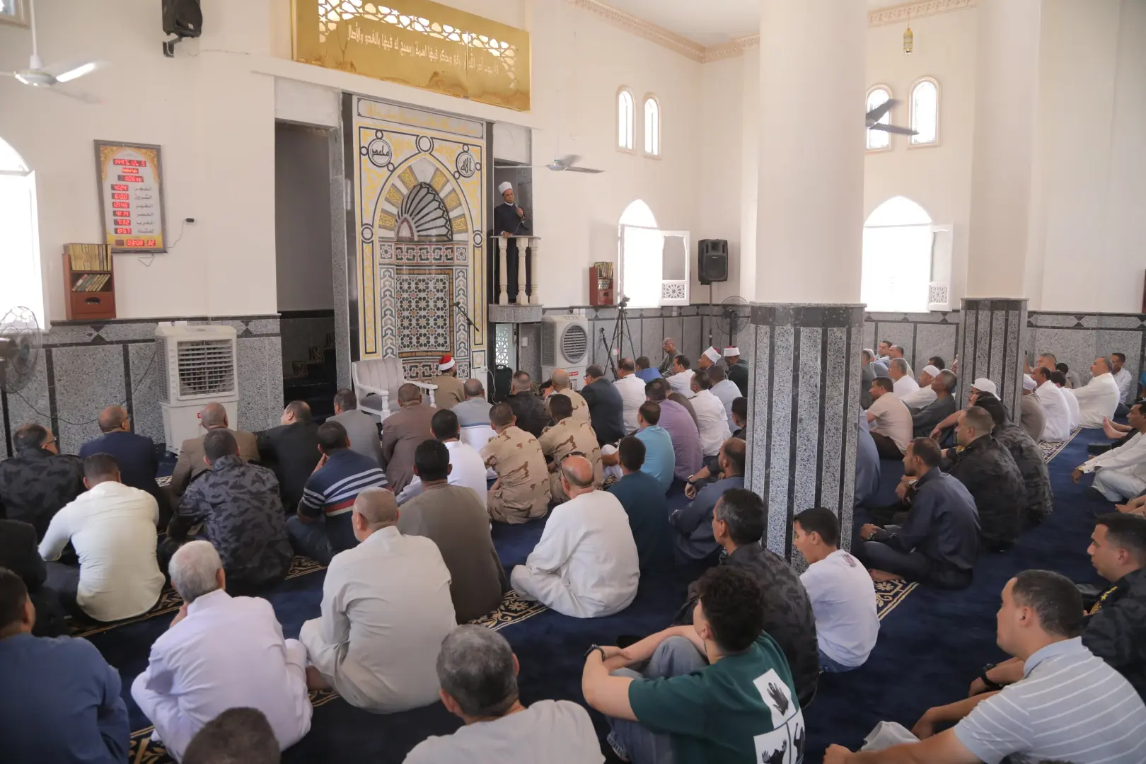 محافظ قنا يفتتح مسجد الشهيد المقدم أحمد عبد الفتاح جمعة - 1000630583