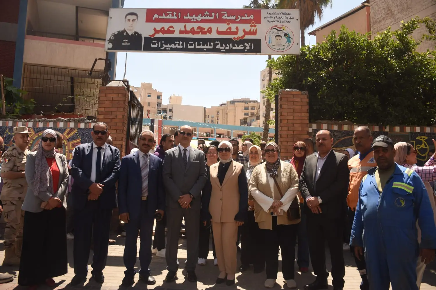 نائب محافظ الإسكندرية تشهد تنفيذ نموذج محاكاة لخطة إخلاء بمدرسة الشهيد شريف محمد عمر الإعدادية بنات لتعزيز جاهزية الطوار - 1000631643