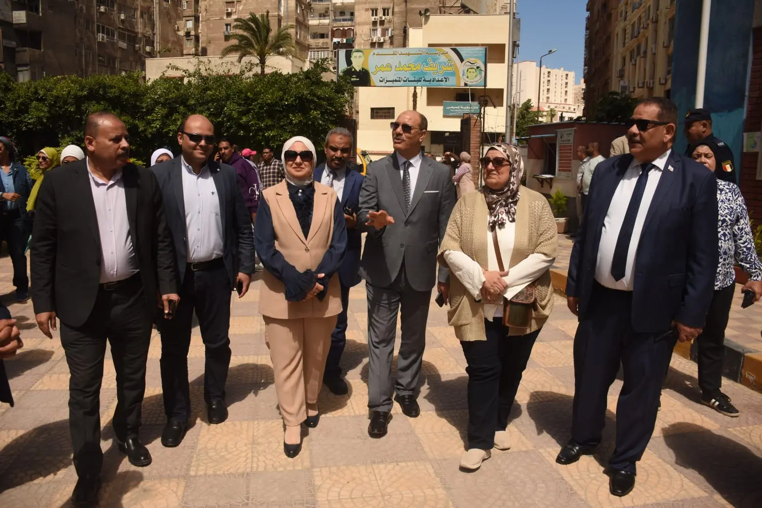 نائب محافظ الإسكندرية تشهد تنفيذ نموذج محاكاة لخطة إخلاء بمدرسة الشهيد شريف محمد عمر الإعدادية بنات لتعزيز جاهزية الطوار - 1000631652