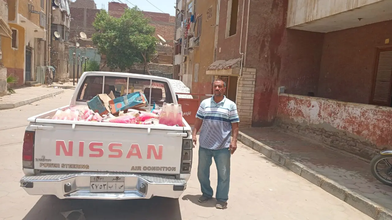 ضبط 1000 لتر مياه غازية منتهية الصلاحية في قنا - 1000632666
