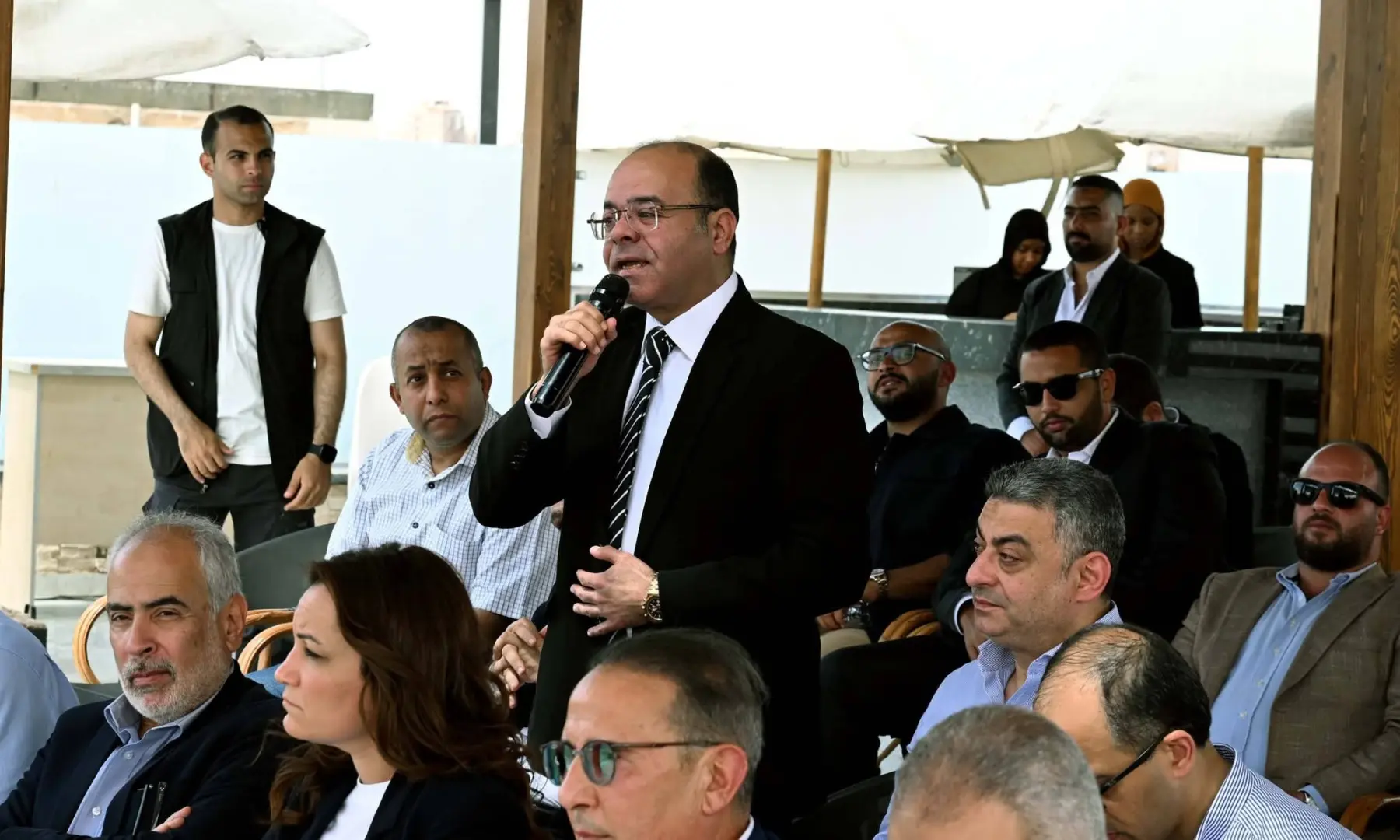 رئيس الوزراء يلتقى أهالي نزلة السمان لمناقشة مخططات تطوير المنطقة - 1000632761