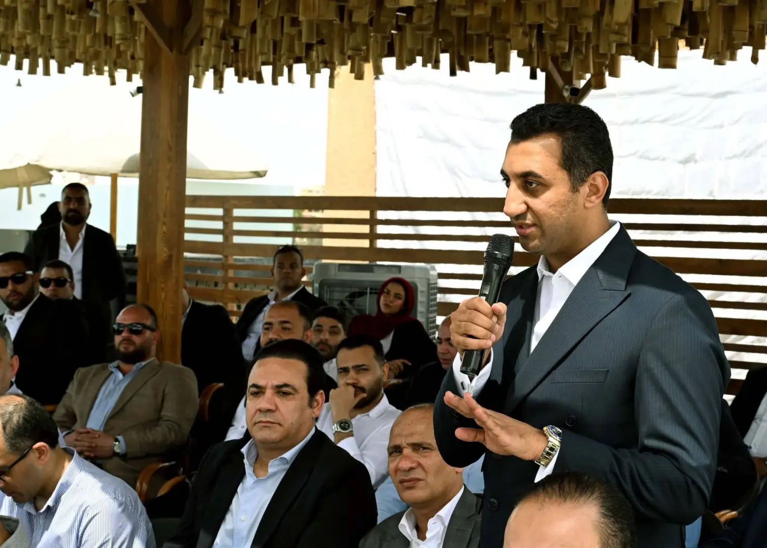 رئيس الوزراء يلتقى أهالي نزلة السمان لمناقشة مخططات تطوير المنطقة - 1000632763