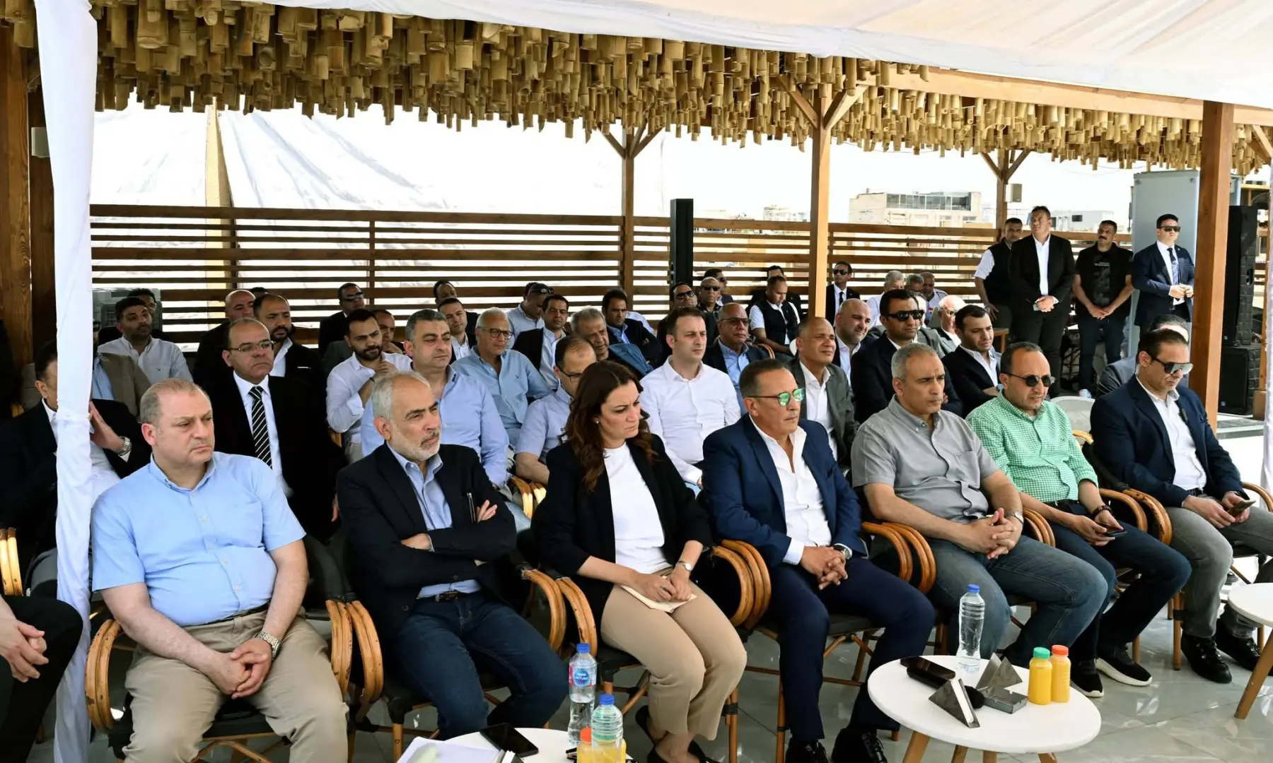 رئيس الوزراء يلتقى أهالي نزلة السمان لمناقشة مخططات تطوير المنطقة - 1000632764