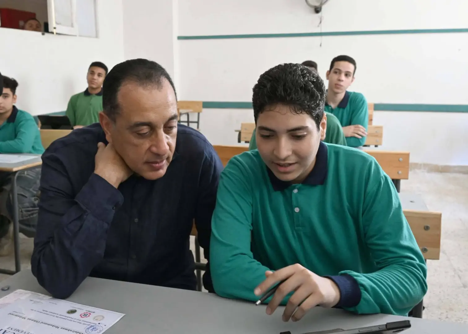رئيس الوزراء يتفقد مجمع بولاق الدكرور التعليمى - 1000632801