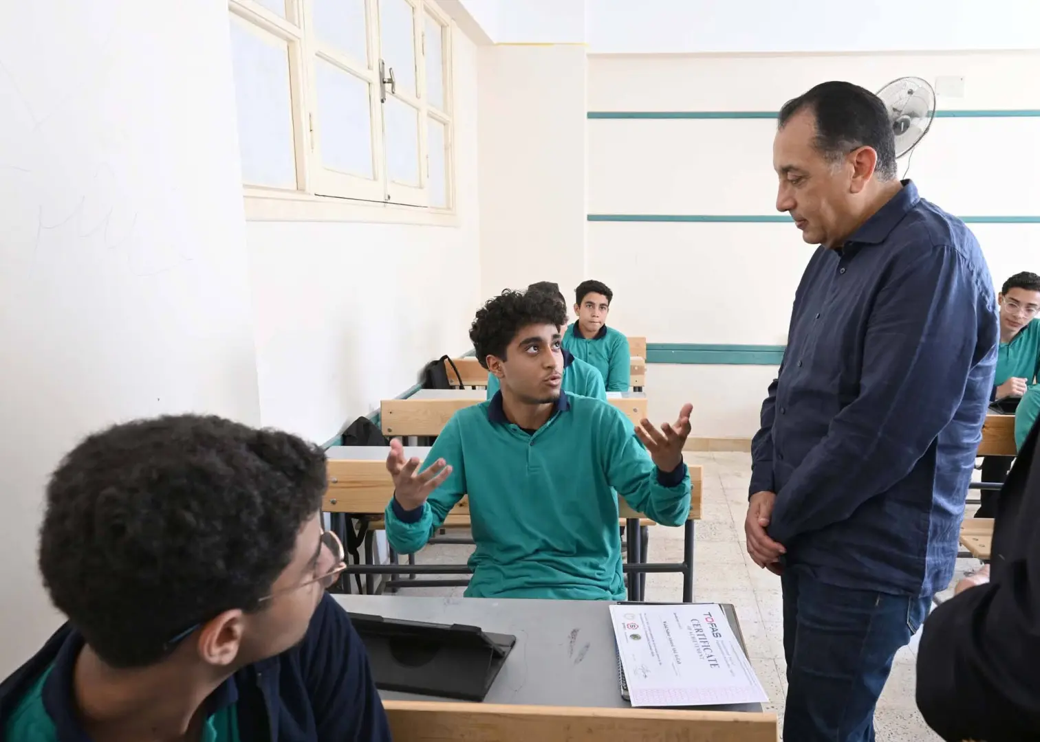 رئيس الوزراء يتفقد مجمع بولاق الدكرور التعليمى - 1000632806
