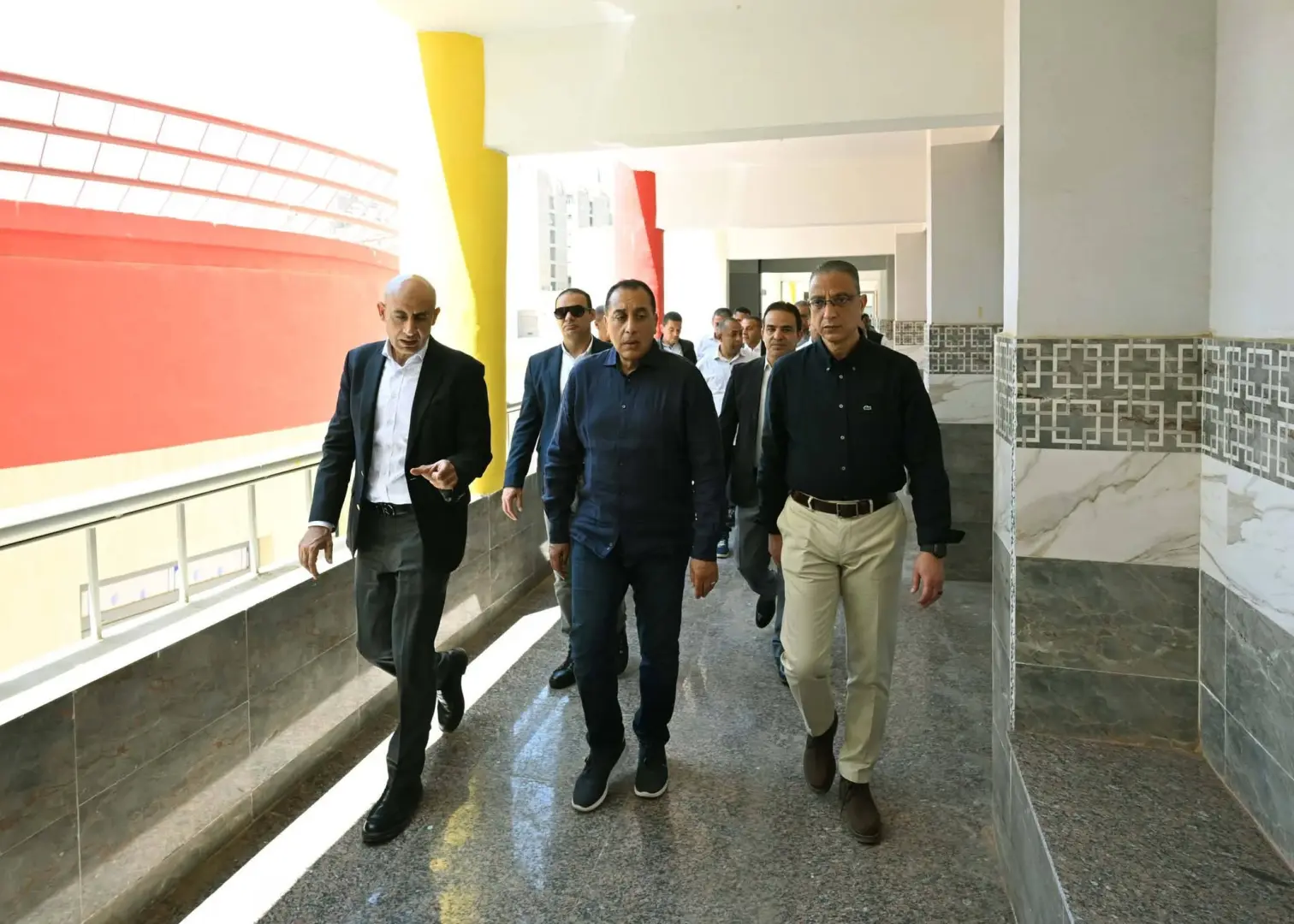 رئيس الوزراء يتفقد مجمع بولاق الدكرور التعليمى - 1000632811