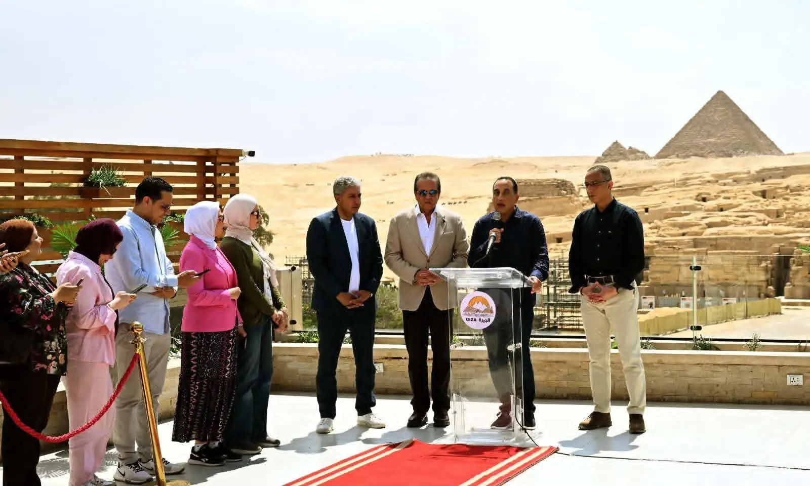 رئيس الوزراء: تطوير شامل لنزلة السمان لزيادة أعداد السائحين وتحويلها لمنطقة عالمية - 1000633059