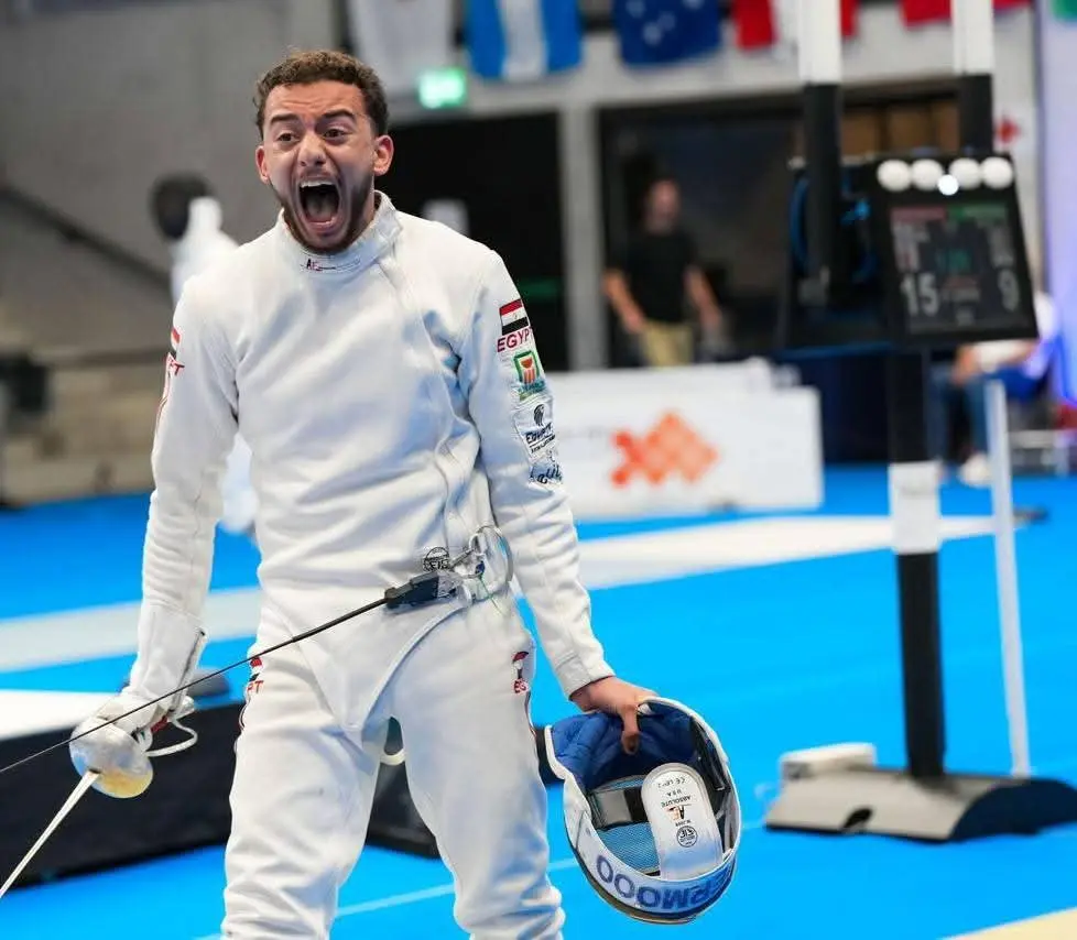 وزير الرياضة يهنئ محمد السيد بعد التتويج بذهبية كأس العالم لسيف المبارزة بسويسرا - 1000633362