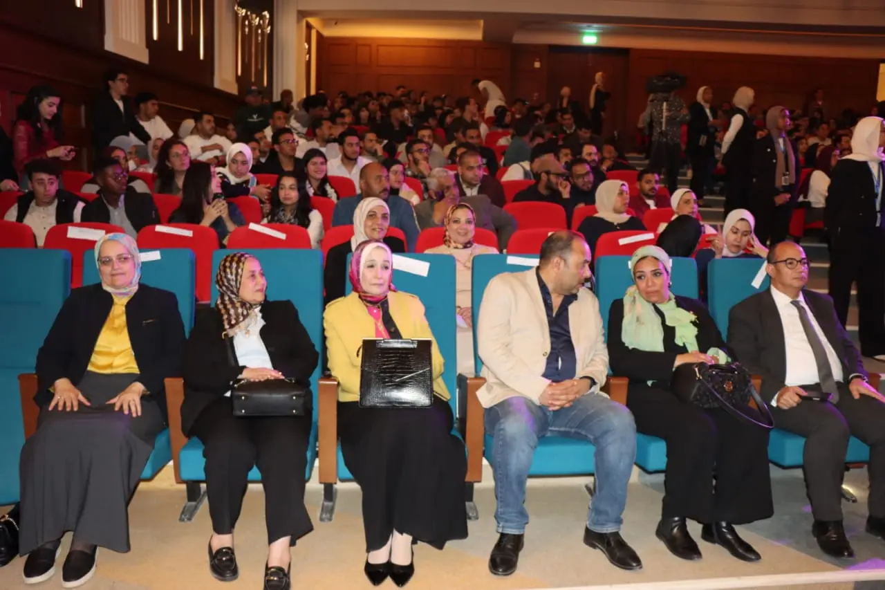 ختام مميز للدورة الخامسة عشرة من مهرجان الفنون المسرحية بجامعة الإسكندرية بحضور نجوم الفن - 1000634739