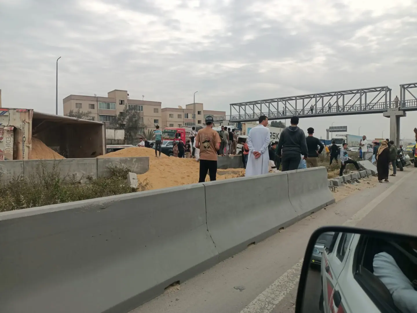5 مصابين إثر انقلاب نقل ثقيل فوق ميكروباص غرب الإسكندرية - 1000636505