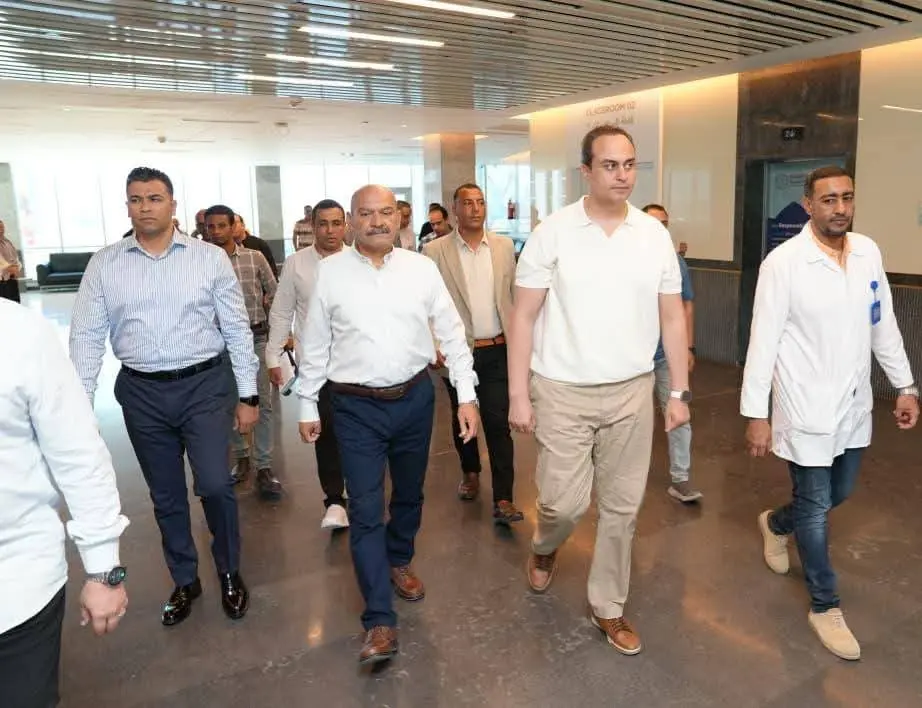 رئيس هيئة الرعاية الصحية يتفقد استعدادات التأمين الطبي لعيد الأضحى بمحافظات إقليم القناة - 1000638810
