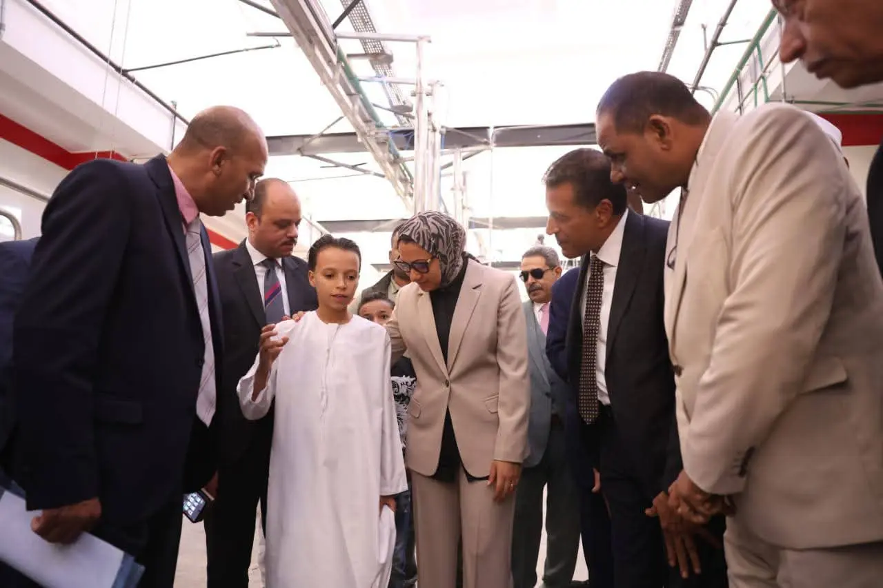 محافظ الوادي الجديد تشهد أعمال نحر الأضاحي بمجزر الخارجة المطور - 1000640850