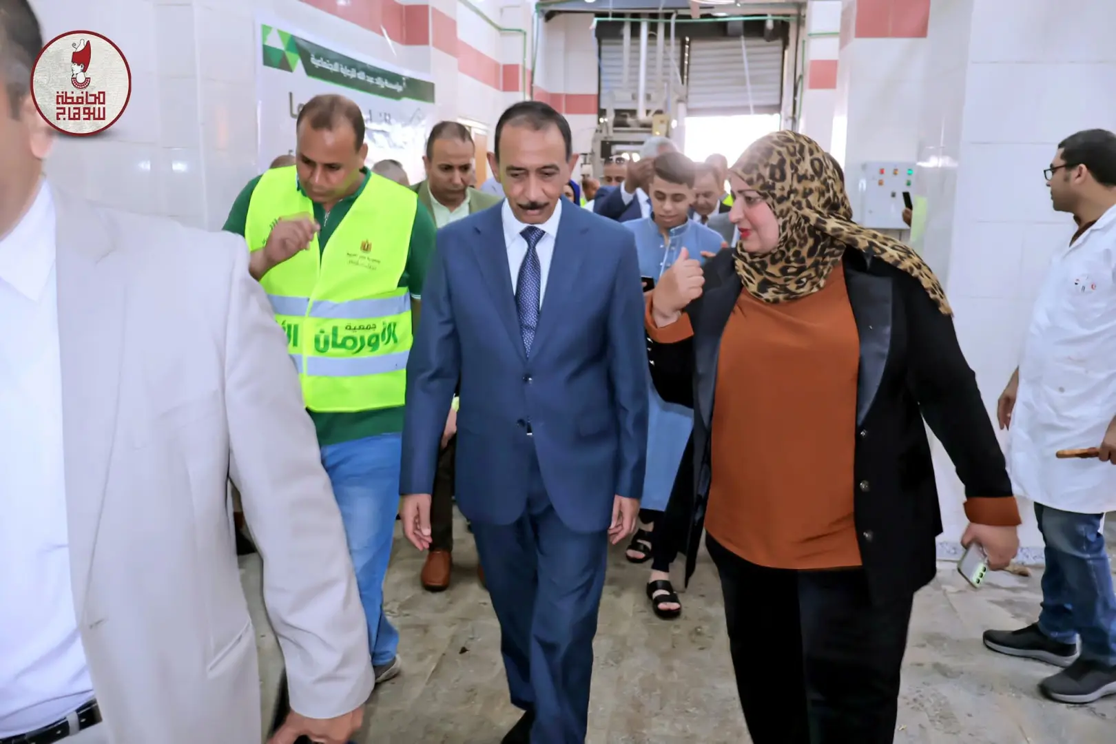 محافظ سوهاج يشهد ذبح 40 رأس ماشية لتوزيع لحومها على الأسر الأولى بالرعاية - 1000640852