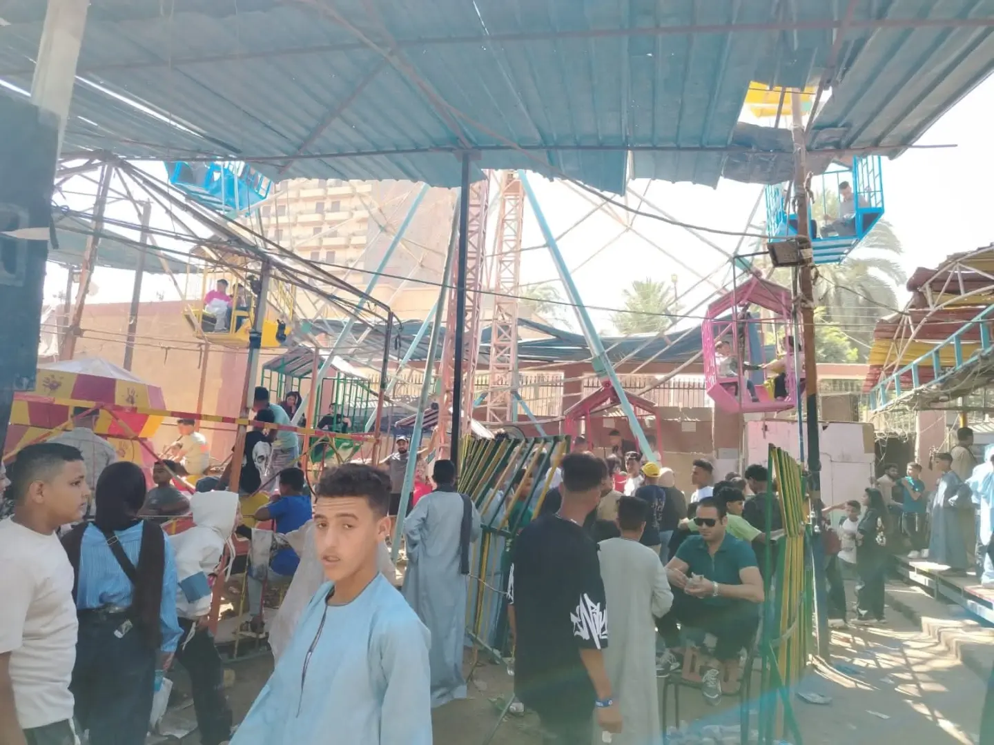 إقبال كبير من المواطنين على الحدائق والمتنزهات للاحتفال بعيد الأضحى المبارك فى أسيوط - 1000640862