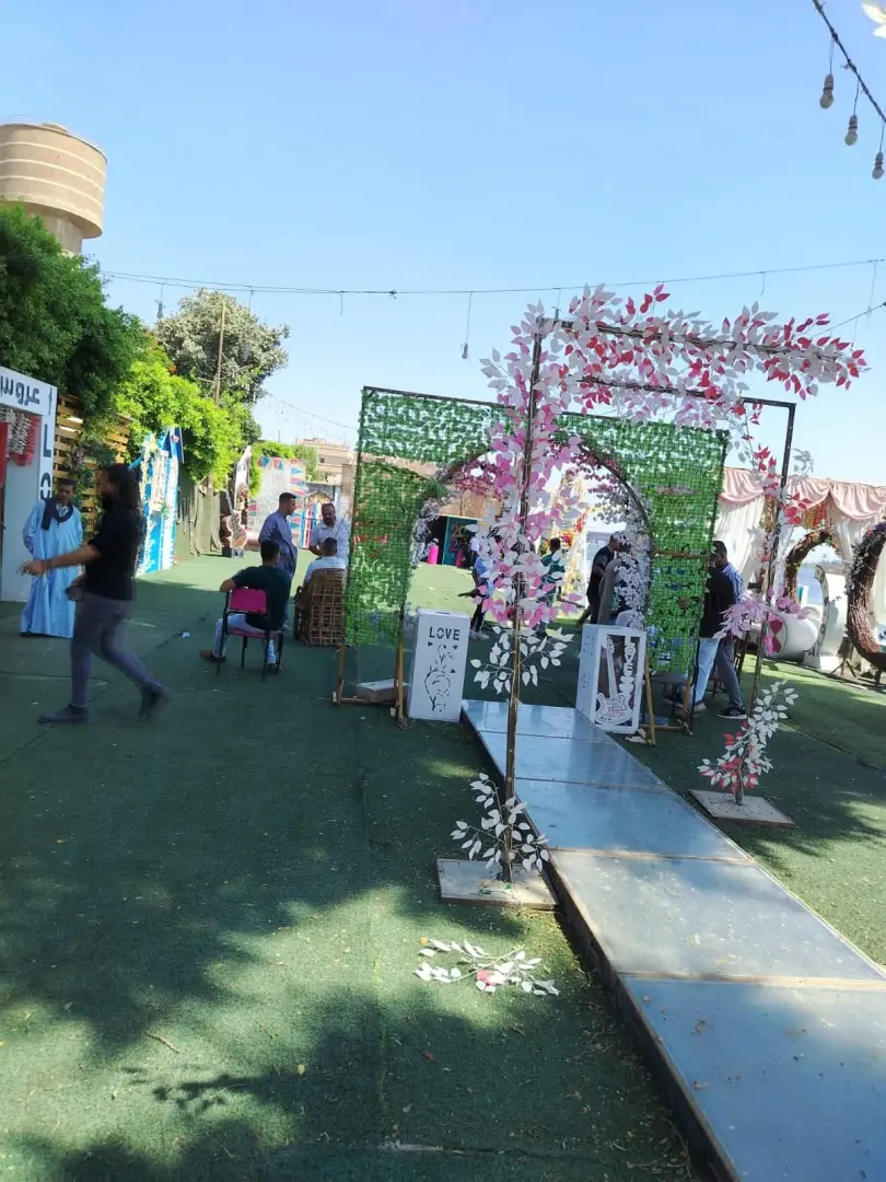 إقبال كبير من المواطنين على الحدائق والمتنزهات للاحتفال بعيد الأضحى المبارك فى أسيوط - 1000640868