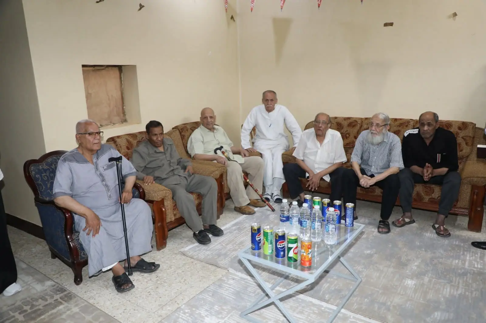 محافظ بني سويف يشارك الأطفال الأيتام والمسنين فرحة عيد <a href=