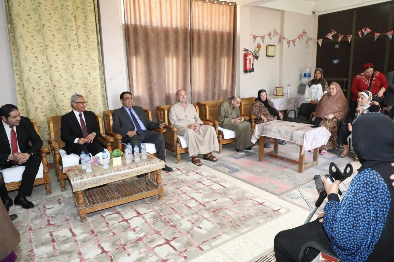 محافظ بني سويف يشارك الأطفال الأيتام والمسنين فرحة عيد الأضحى المبارك - 1000640887