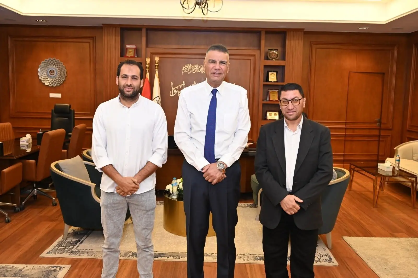 محافظ جنوب سيناء يستقبل المهنئين بعيد الأضحى بديوان عام المحافظة - 1000640928