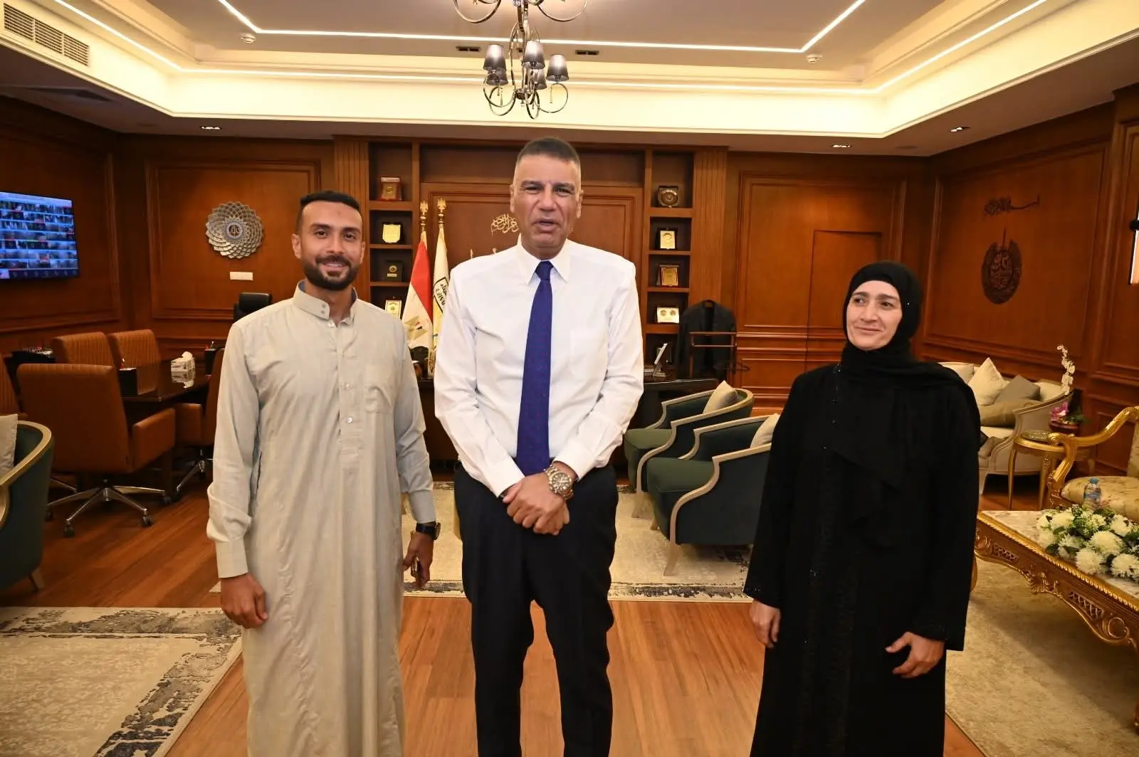 محافظ جنوب سيناء يستقبل المهنئين بعيد الأضحى بديوان عام المحافظة - 1000640929