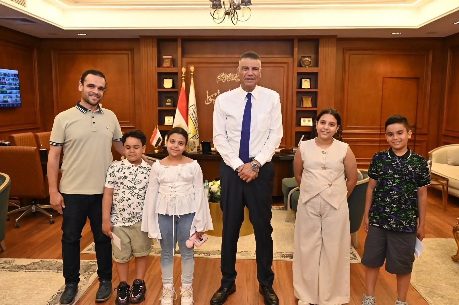 محافظ جنوب سيناء يستقبل المهنئين بعيد الأضحى بديوان عام المحافظة - 1000640930
