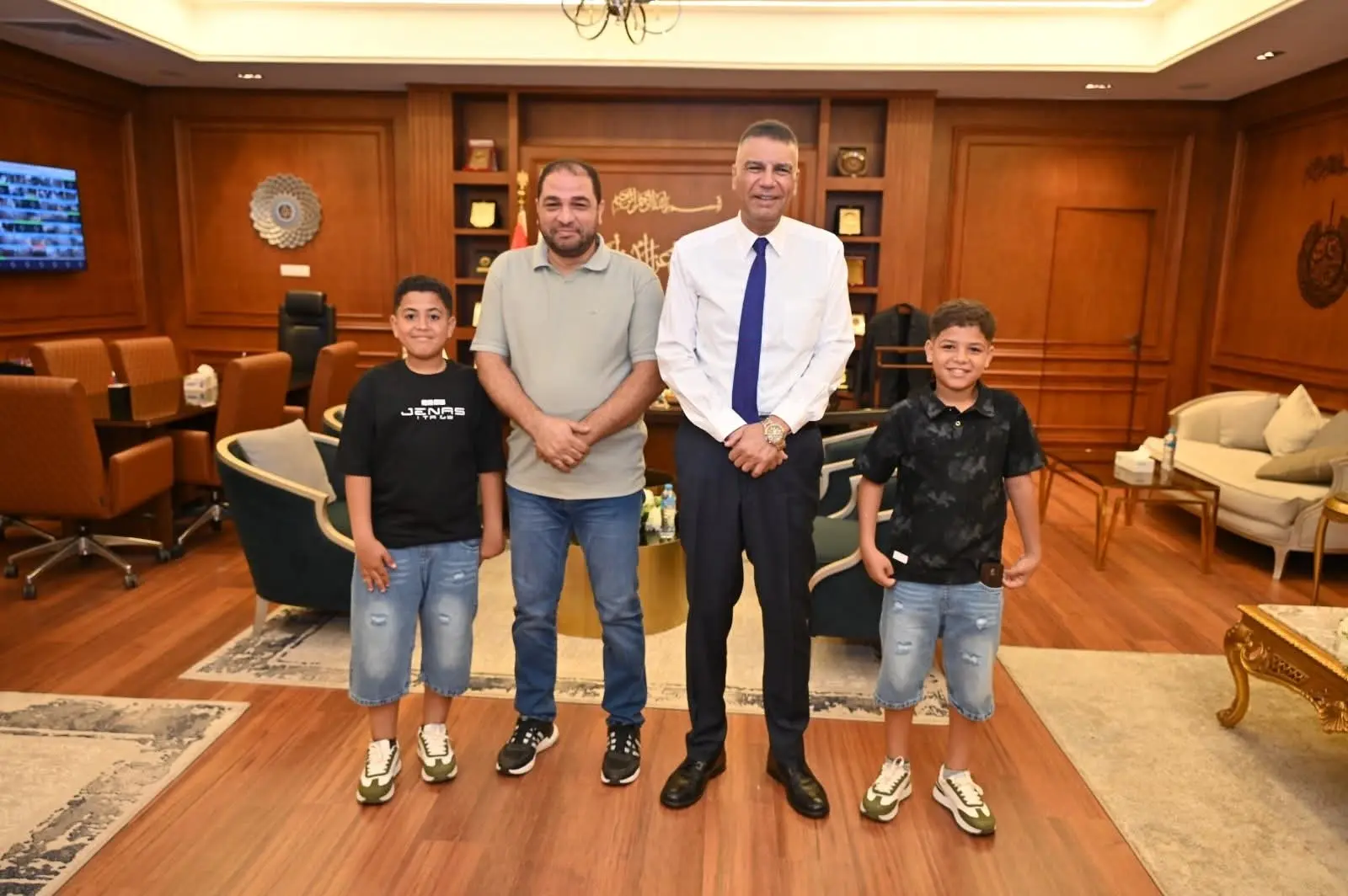 محافظ جنوب سيناء يستقبل المهنئين بعيد الأضحى بديوان عام المحافظة - 1000640933