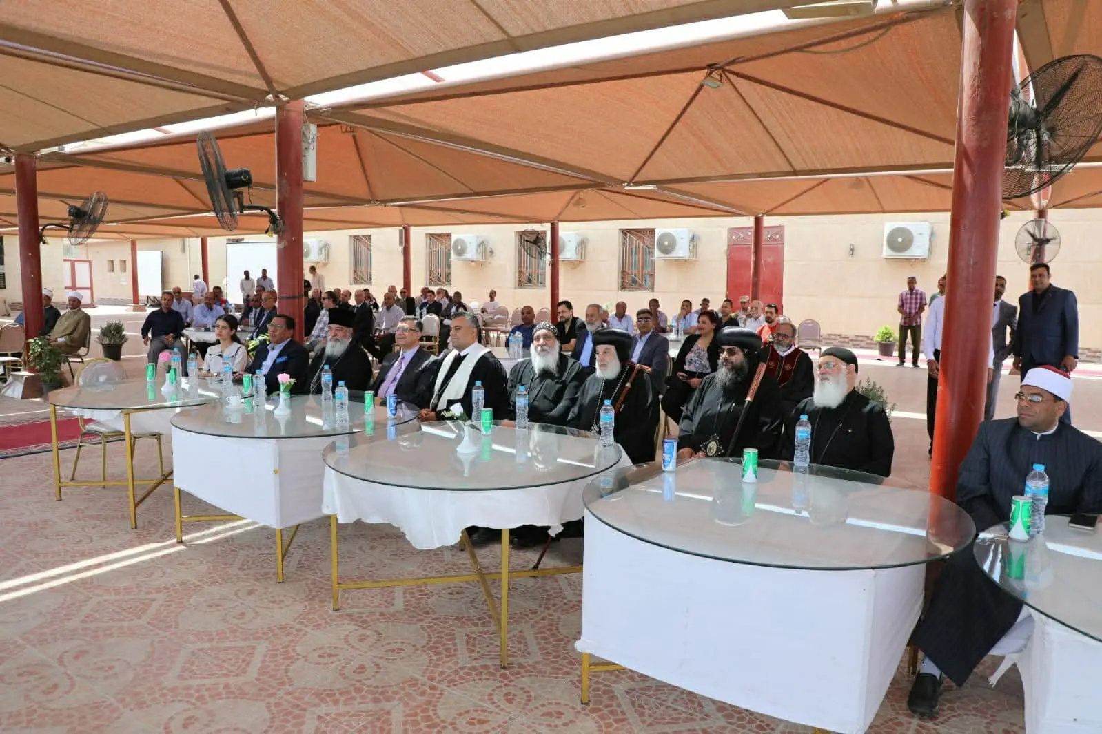 محافظ البحر الأحمر يستقبل المهنئين بعيد الأضحى وسط أجواء من المحبة والوحدة الوطنية - 1000640942