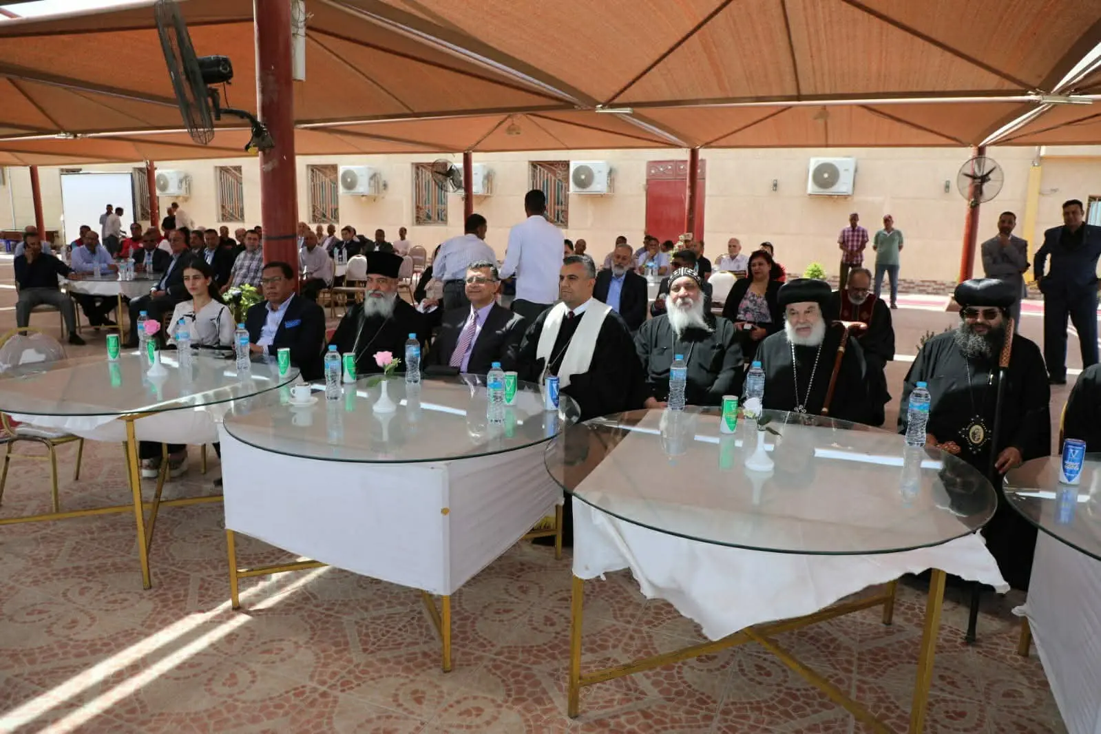 محافظ البحر الأحمر يستقبل المهنئين بعيد الأضحى وسط أجواء من المحبة والوحدة الوطنية - 1000640945