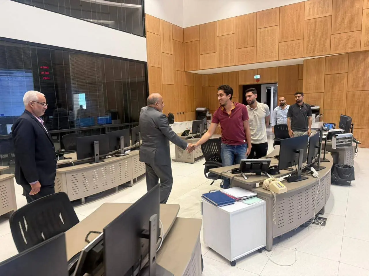 وزير الكهرباء يتابع استقرار الشبكة الموحدة من مركز التحكم القومي في أول أيام عيد الأضحى - 1000641031