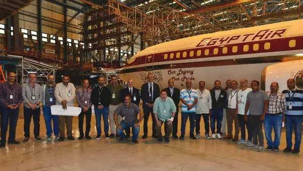 بشعار الثمانينيات.. مصر للطيران تحيي "الهوية التراثية" لطائراتها على طراز B737-800 - 1000641876
