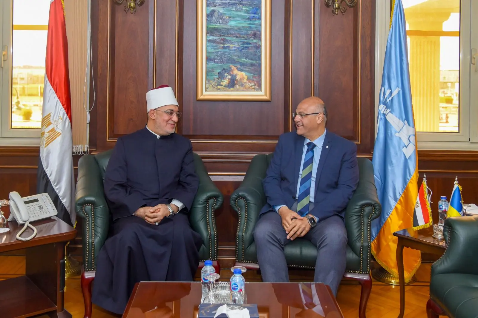 محافظ الإسكندرية يستقبل مفتي الجمهورية لبحث تعزيز التعاون المشترك وخدمة قضايا المجتمع - 1000642081