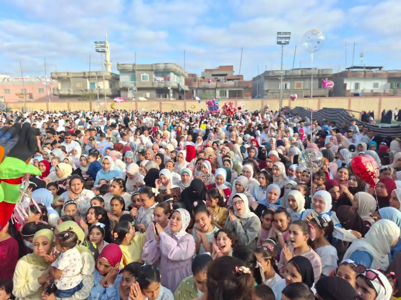 أكثر من مليون و300 ألف مواطن يشاركون في مبادرة «العيد أحلى» بمراكز الشباب بالبحيرة خلال عيد الأضحى - 1000646473
