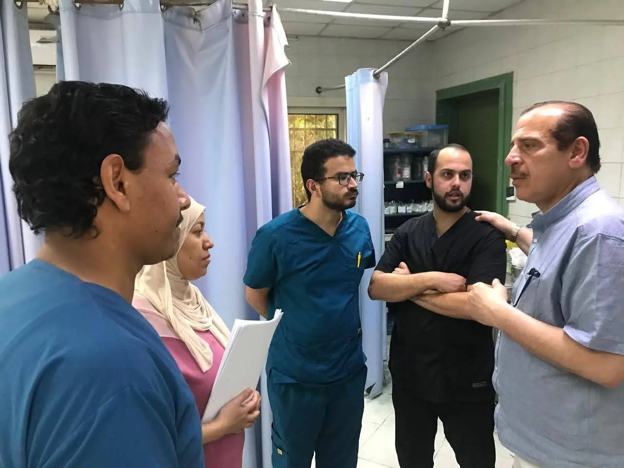 نائب وزير الصحة يفاجئ منشآت القاهرة الصحية.. إحالة متغيبين للتحقيق وتوجيهات عاجلة لتحسين الخدمة - 1000646520
