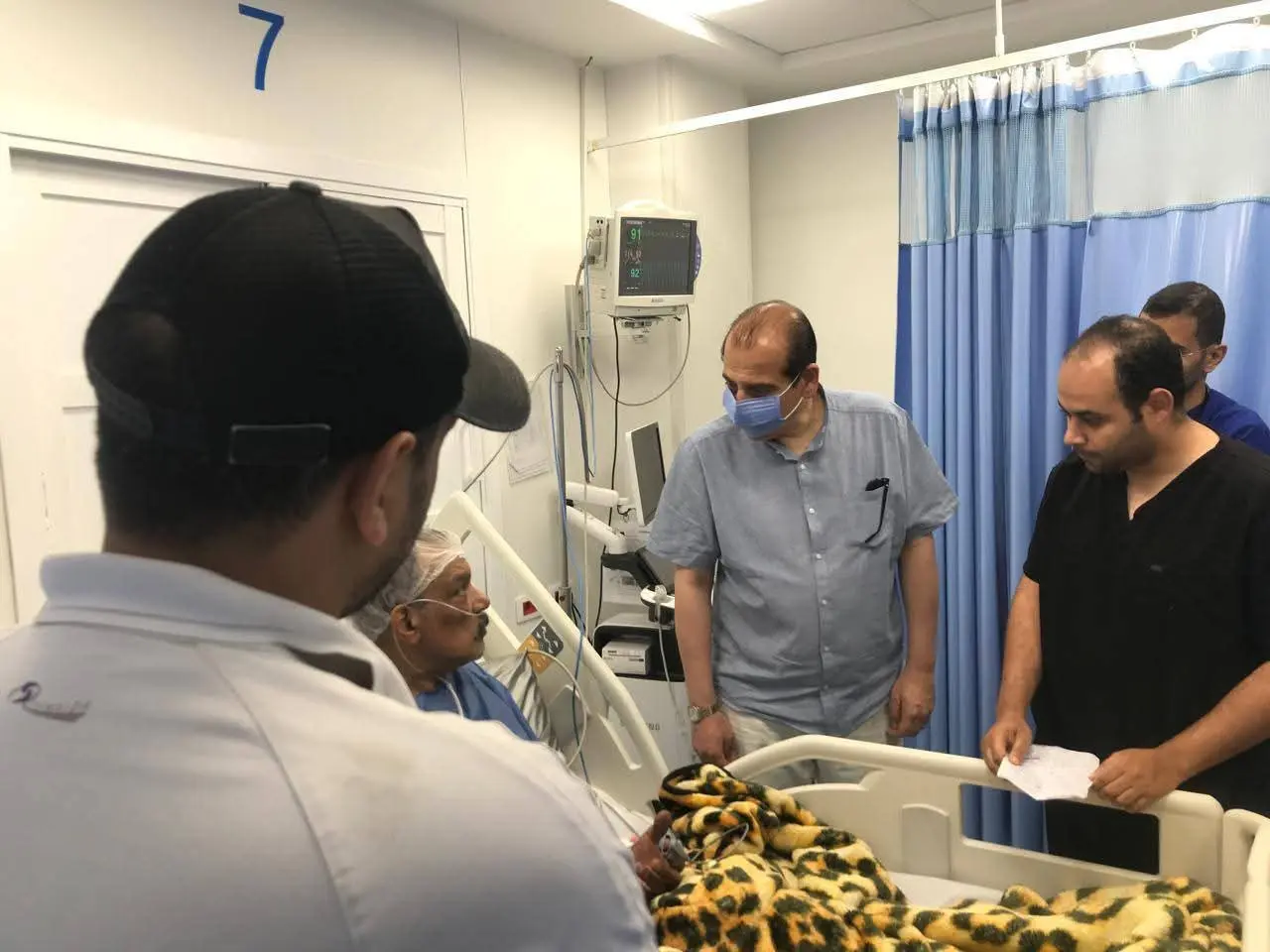 نائب وزير الصحة يفاجئ منشآت القاهرة الصحية.. إحالة متغيبين للتحقيق وتوجيهات عاجلة لتحسين الخدمة - 1000646523