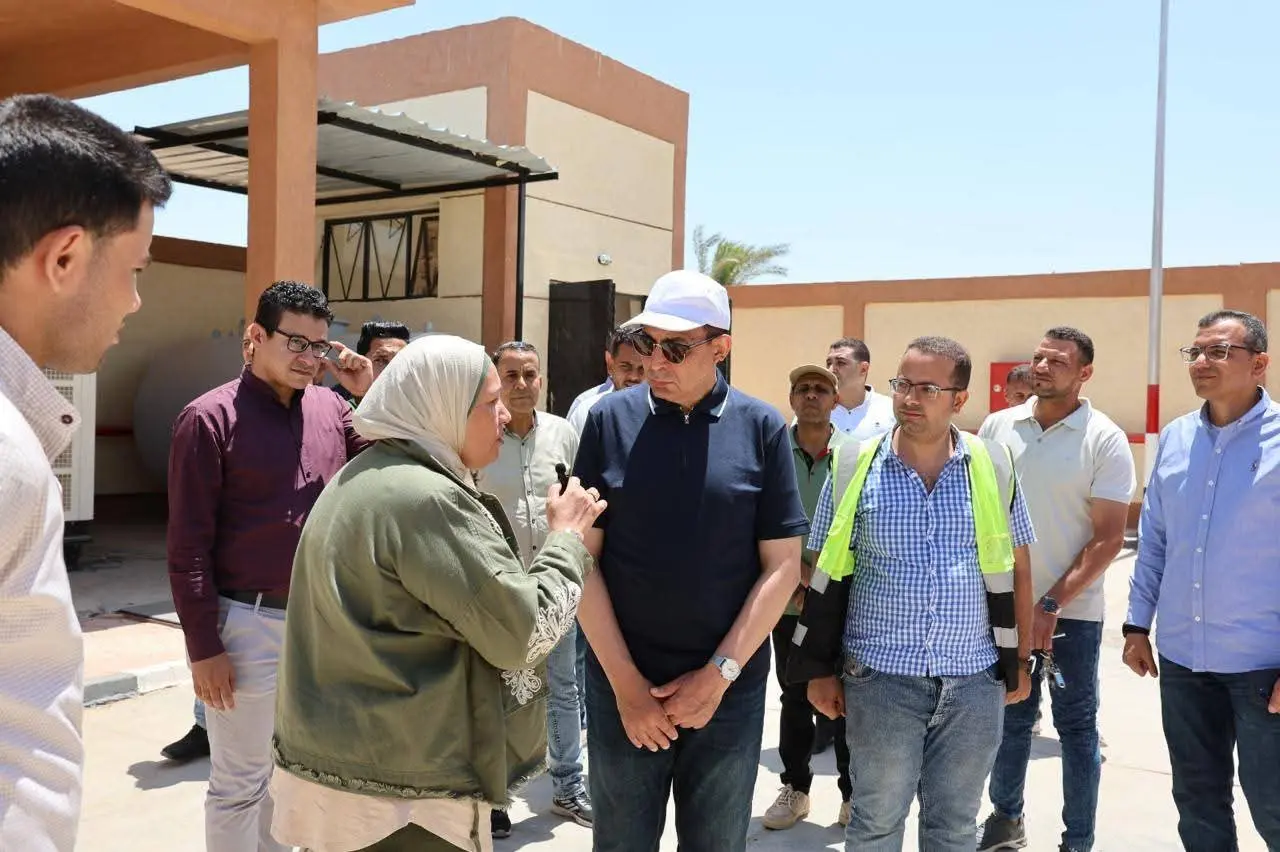 بتكلفة 70 مليون جنيه.. محافظ المنيا يتابع مشروع محطة رفع صرف صحي تل بني عمران - 1000646950