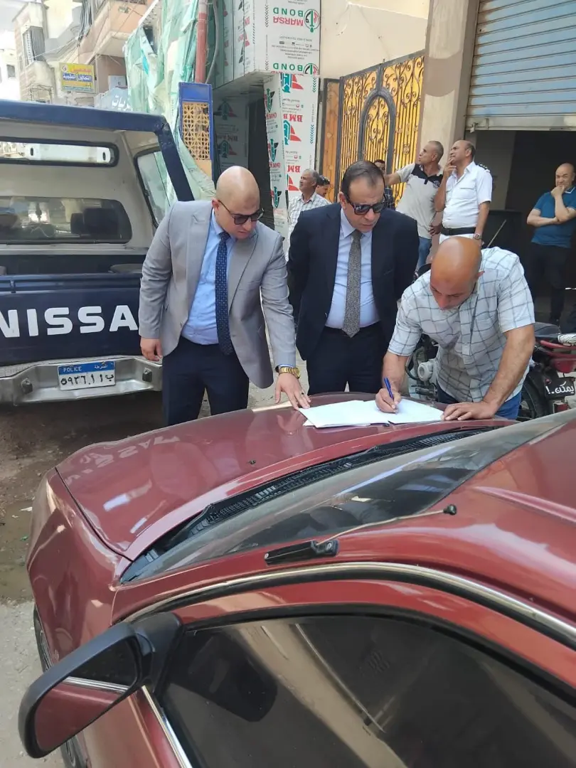 النيابة الإدارية تعاين عقار مطوبس المنهار جزئيًا بعد إصابة طفلين - 1000648614