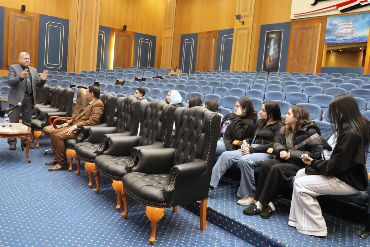 طلاب "إعلام الإسكندرية الأهلية" يطّلعون على ملامح مشروع "ميناء الإسكندرية الكبير" ورؤية 2030 - 1000648718