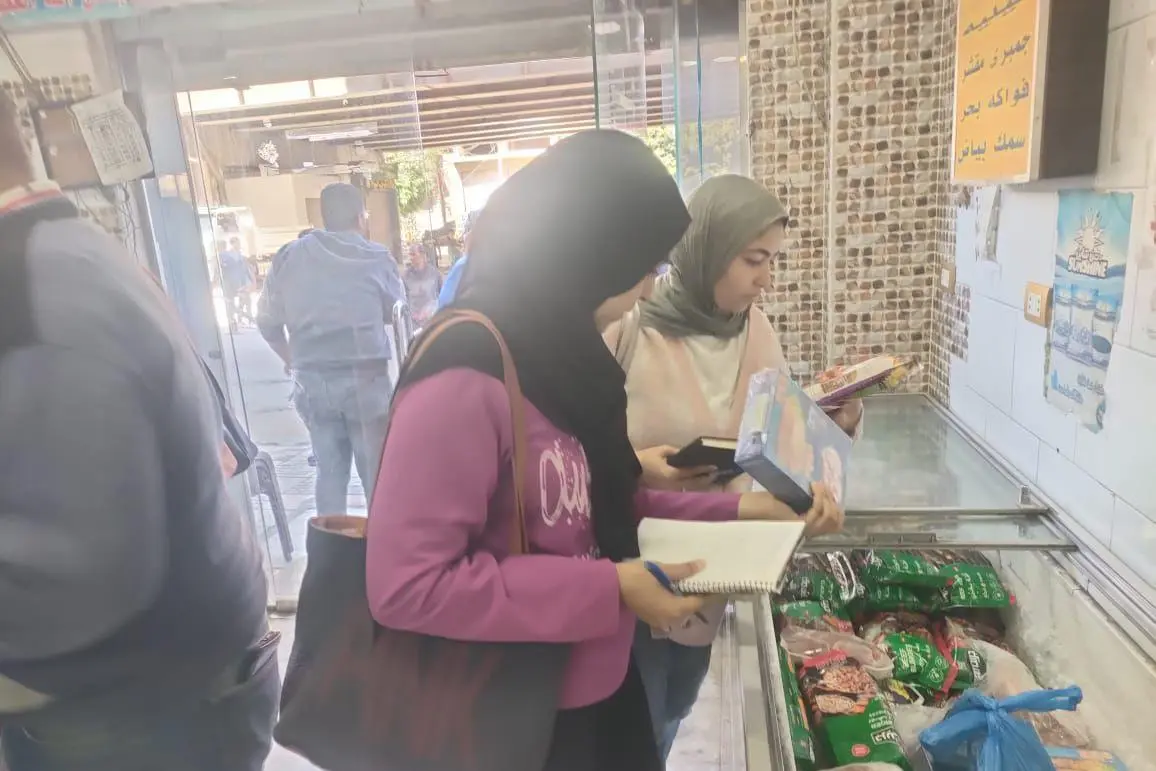 محافظ الإسكندرية يشدد على تكثيف حملات إزالة الإشغالات والتفتيش على الأسواق بأحياء الثغر - 1000648773