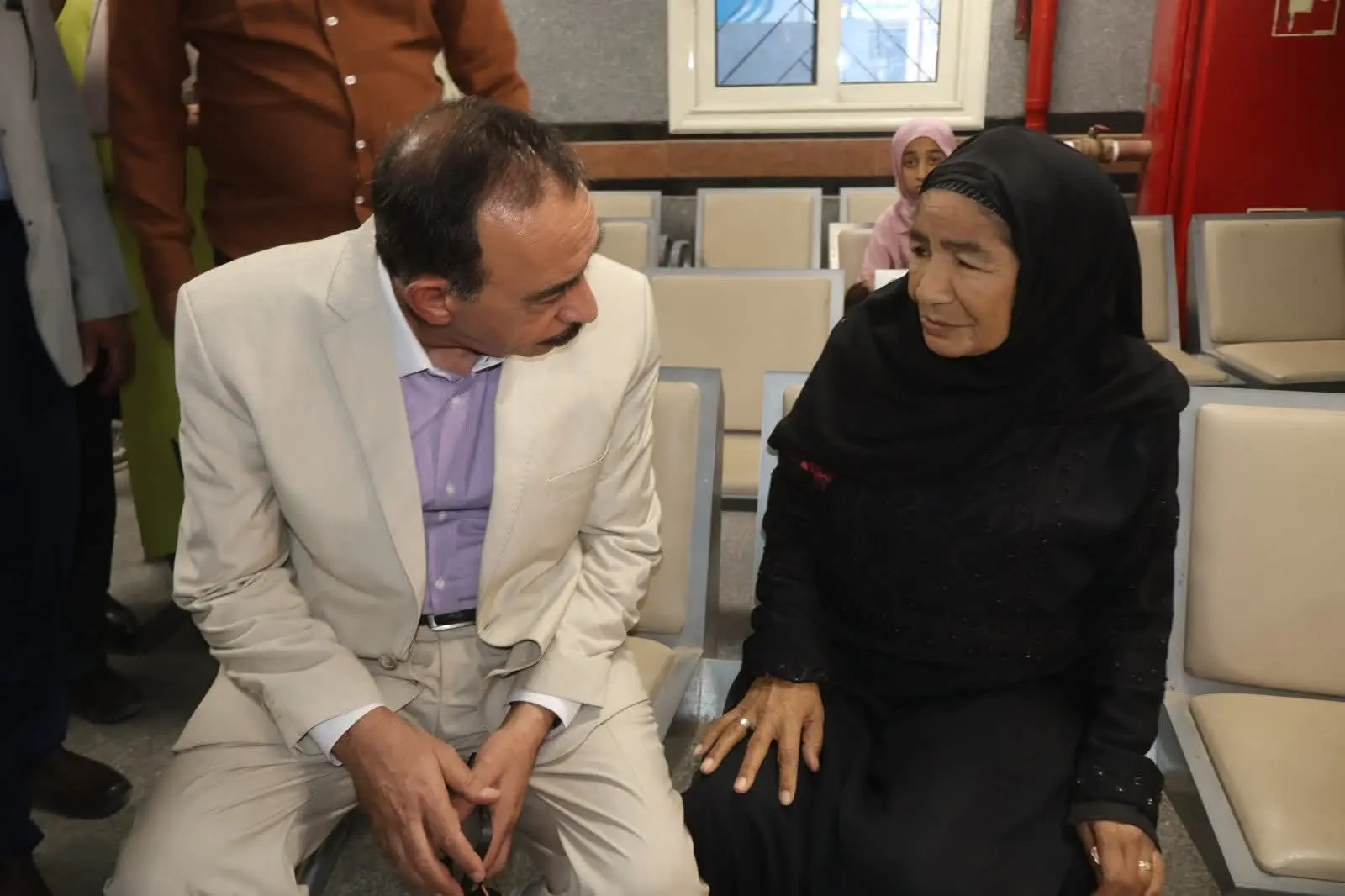 محافظ سوهاج يفاجئ منشآت ساقلتة بجولة ميدانية ويوجه بتحسين الخدمات
