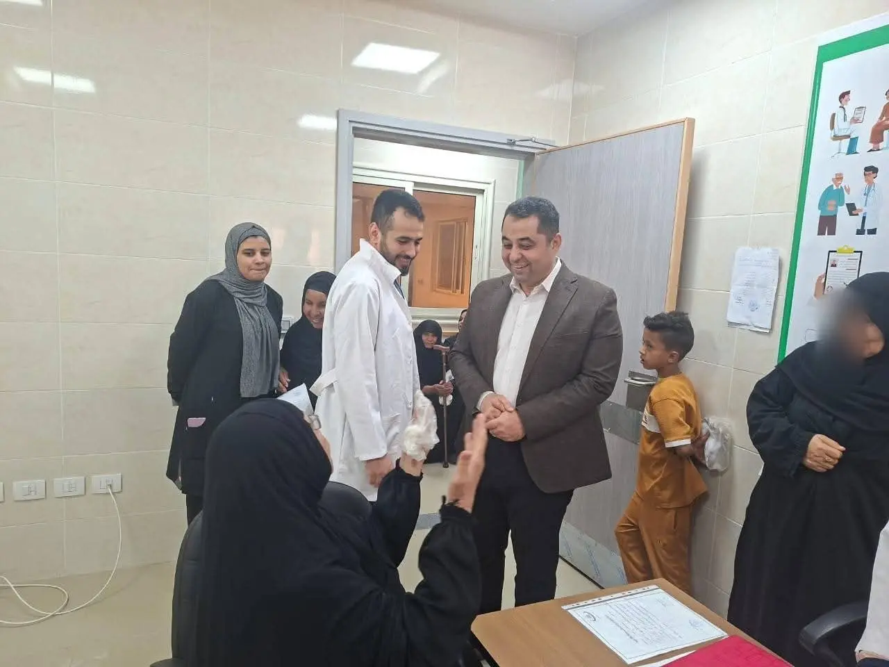 وكيل صحة قنا يفاجئ وحدة المحروسة الصحية ويُحيل المتغيبين للتحقيق - 1000650222