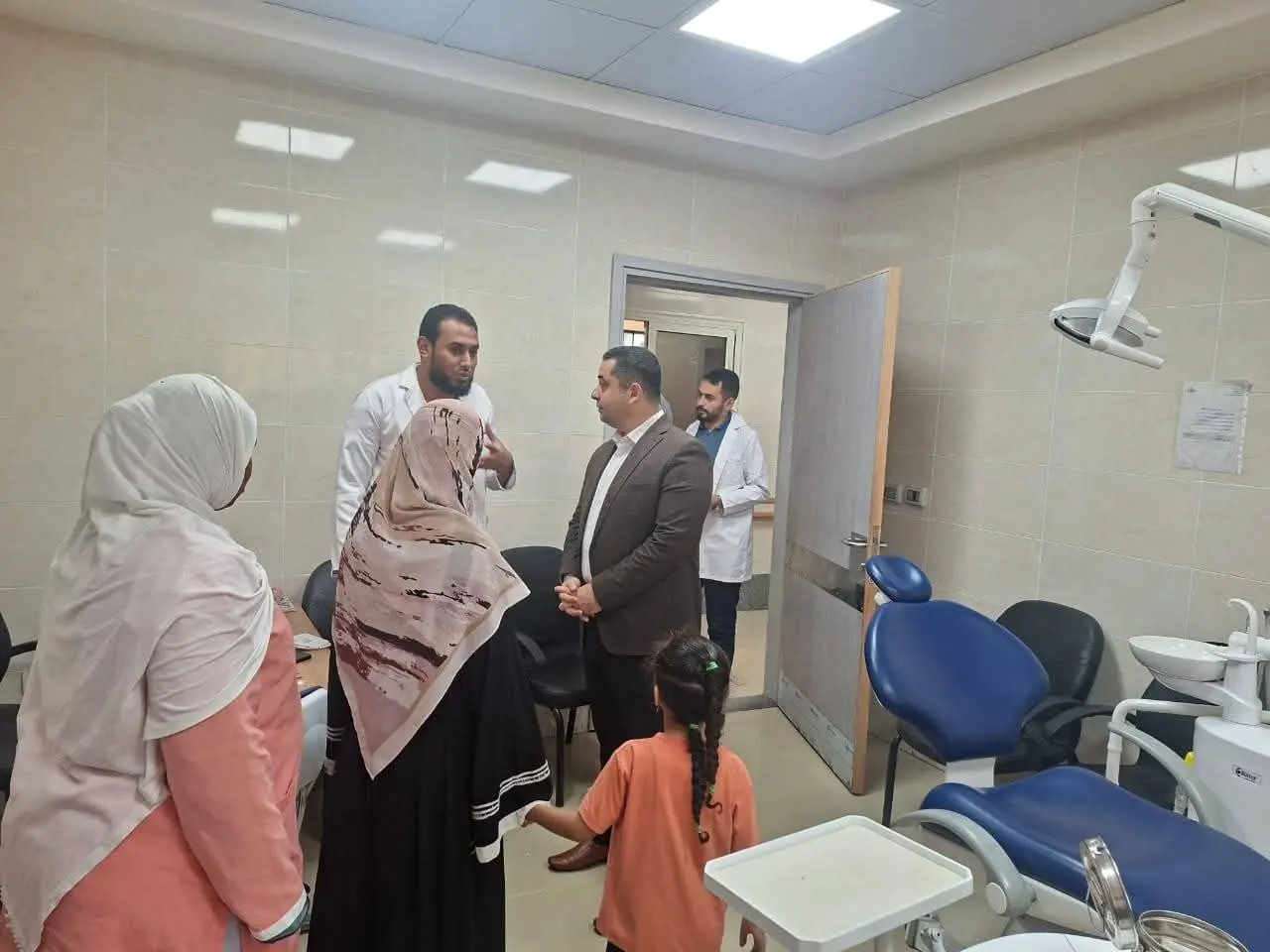 وكيل صحة قنا يفاجئ وحدة المحروسة الصحية ويُحيل المتغيبين للتحقيق - 1000650232