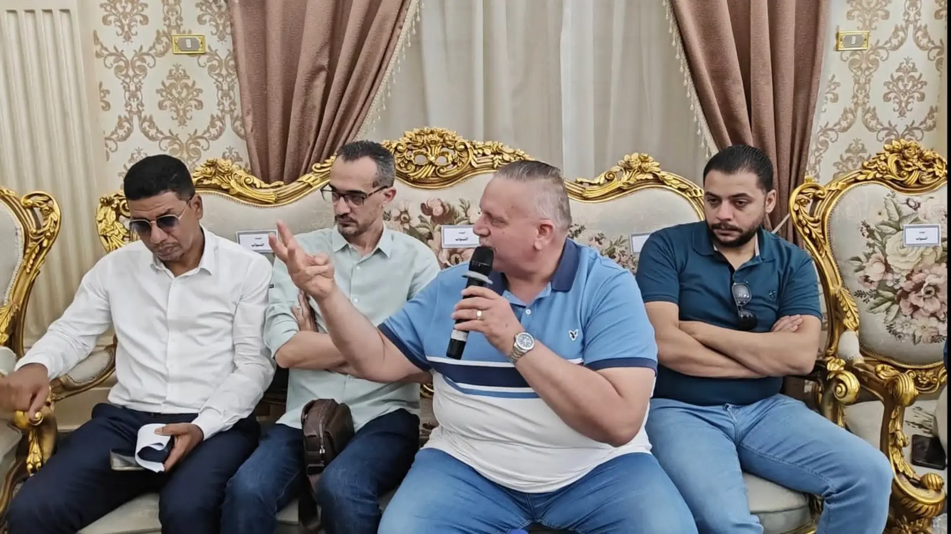 وزير الري ومحافظ المنيا يبحثان استعدادات الصيف وموقف المشروعات المائية بالمحافظة - 1000651871