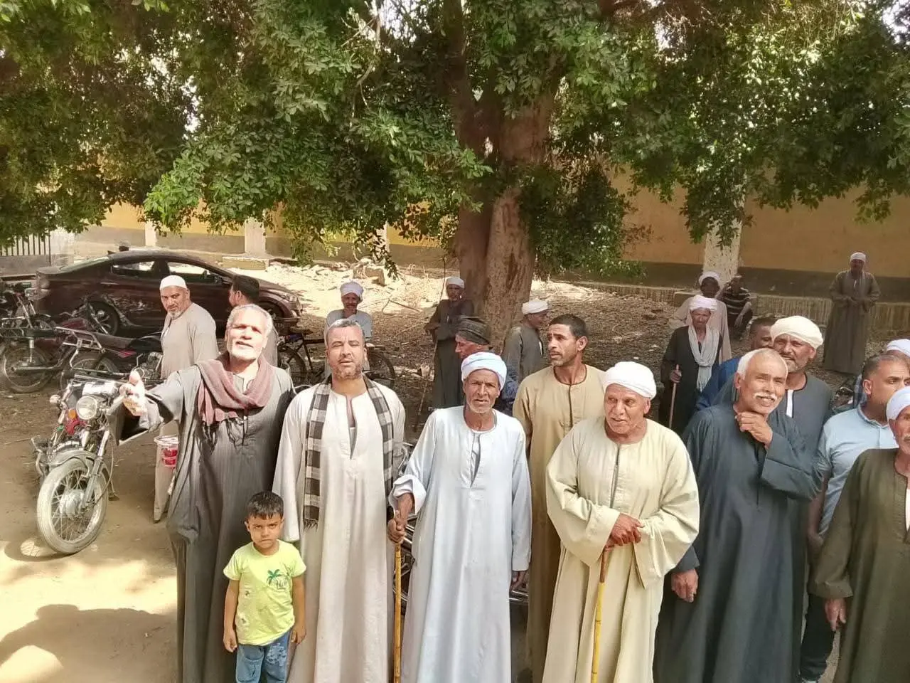 "الزراعة" تتابع عمليات توزيع الأسمدة المدعمة وتؤكد: المنظومة تعمل بكامل طاقتها ولا زيادة في الأسعار - 1000654360