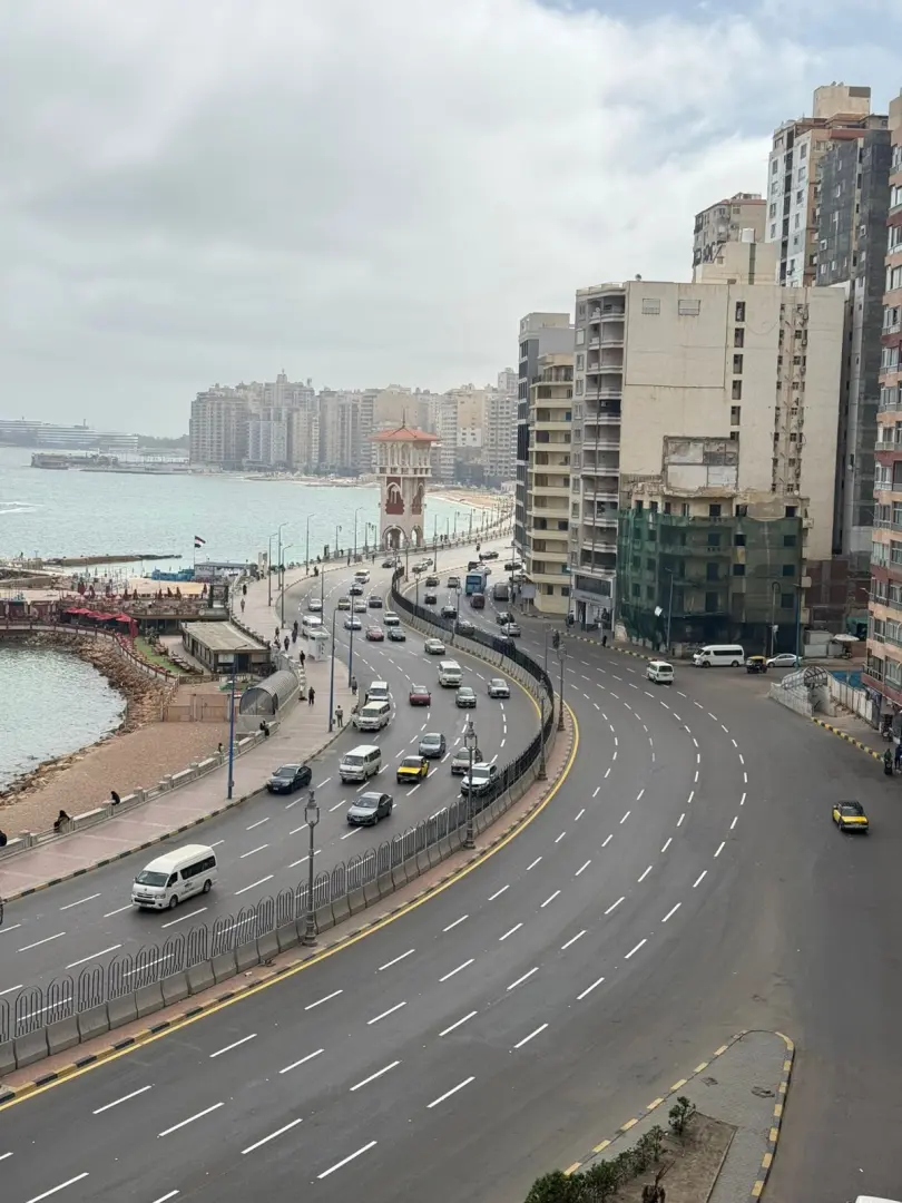 الإسكندرية تستعد لفصل الصيف.. الانتهاء من أعمال التخطيط الأرضي بطريق الكورنيش وإشارات عبور المشاة - 1000655178