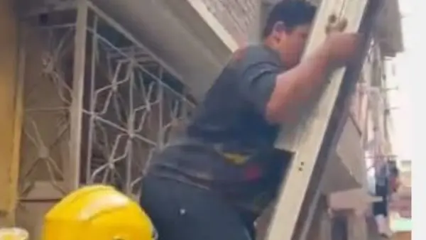 بسلم هيدروليكي.. إنقاذ 10 أشخاص عقب انهيار جزئي في عقار شبرا - 1000655242