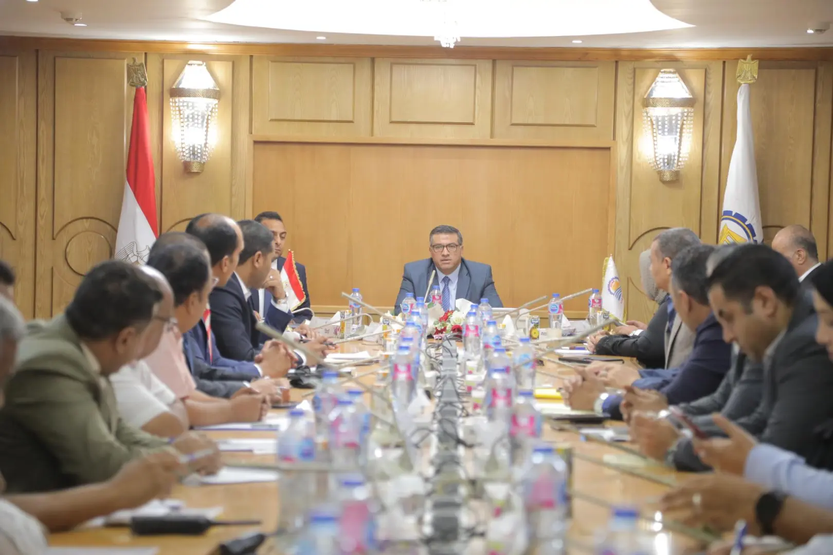 محافظ قنا يبحث مع أعضاء مجلسي النواب والشيوخ خطط التوسع في المشروعات الخدمية والتنموية